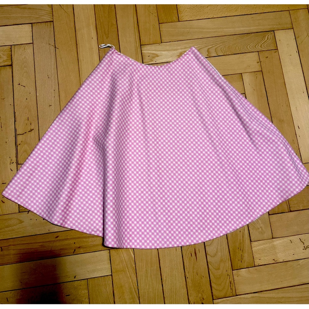 ISO Prada 2013 wool pink gingham skirt. Any size. Thanks for your help!